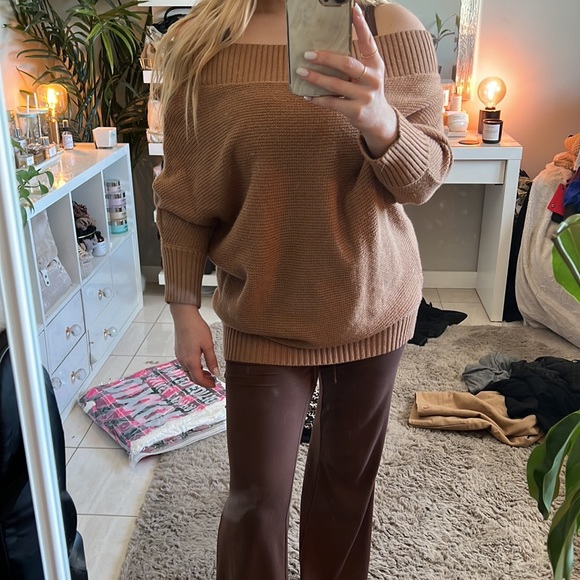 FASHION NOVA SWEATER - Picture 1 of 5
